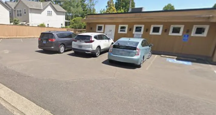 Exterior of the Lake Oswego clinic