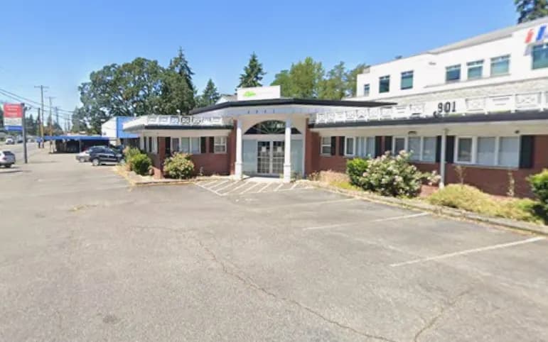 Parking at the Tacoma clinic, photo 1