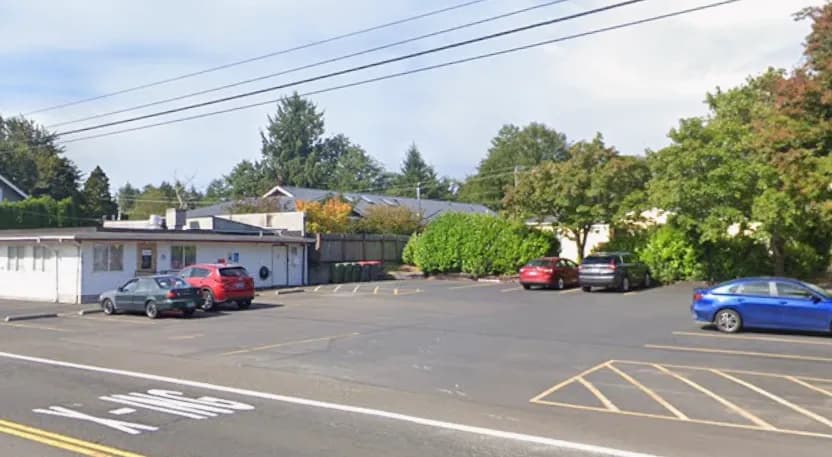 Parking at the Warrenton clinic, photo 2