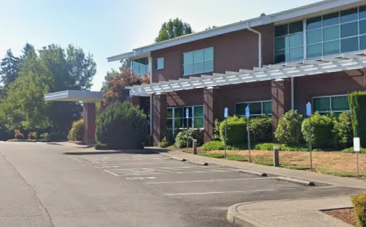 Parking at the Woodburn clinic, photo 2